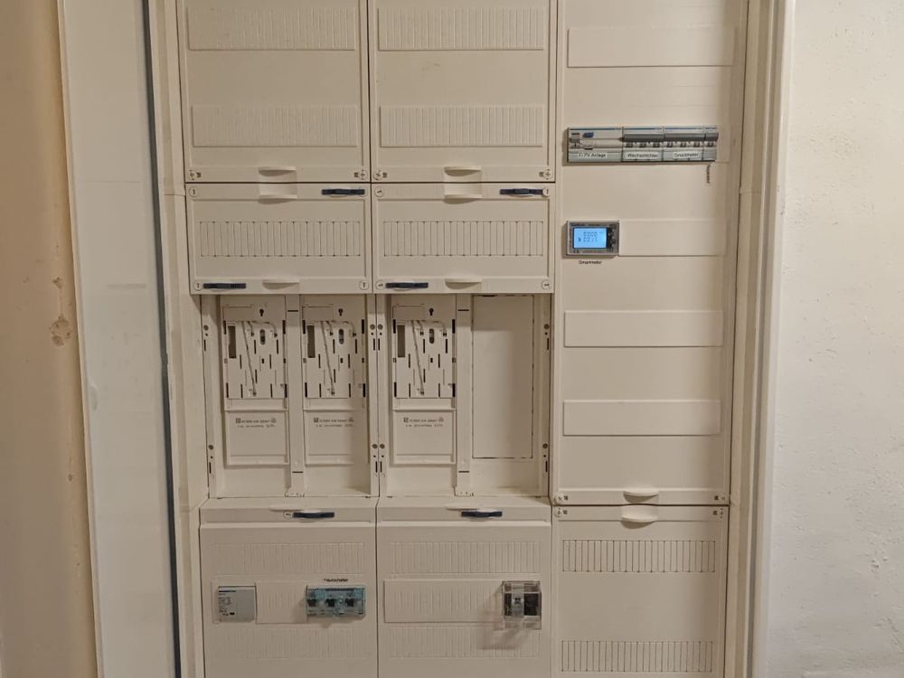 Neuer Zählerschrank für PV und Speicher